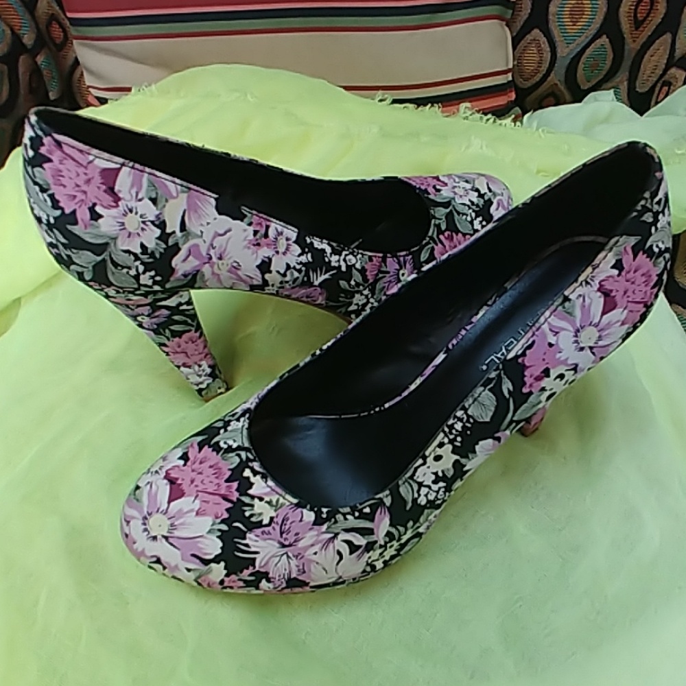 FLORAL PLATFORM PUMPS